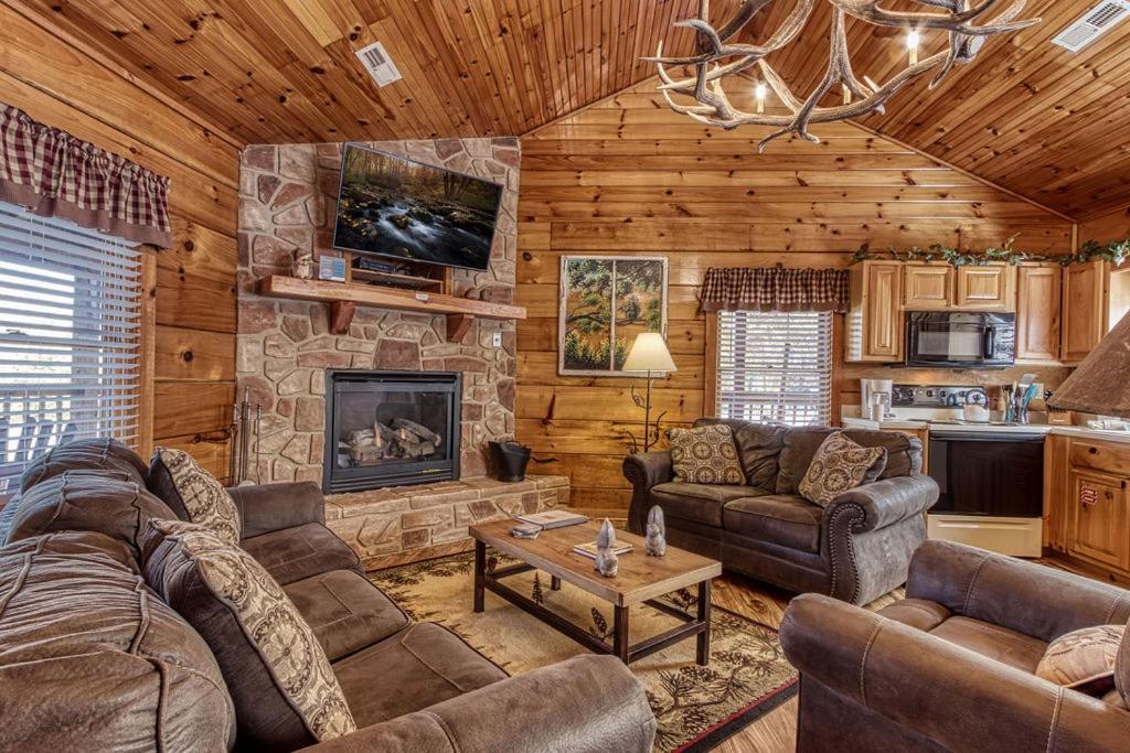 The Nut House, Hot Tub, Game Room, Wifi, 1089 Free Tickets Each Paid Day, Dollywood And More! 鸽子谷 外观 照片